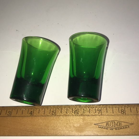 Emerald green heavy bottom shot glasses - Picture 4 of 4